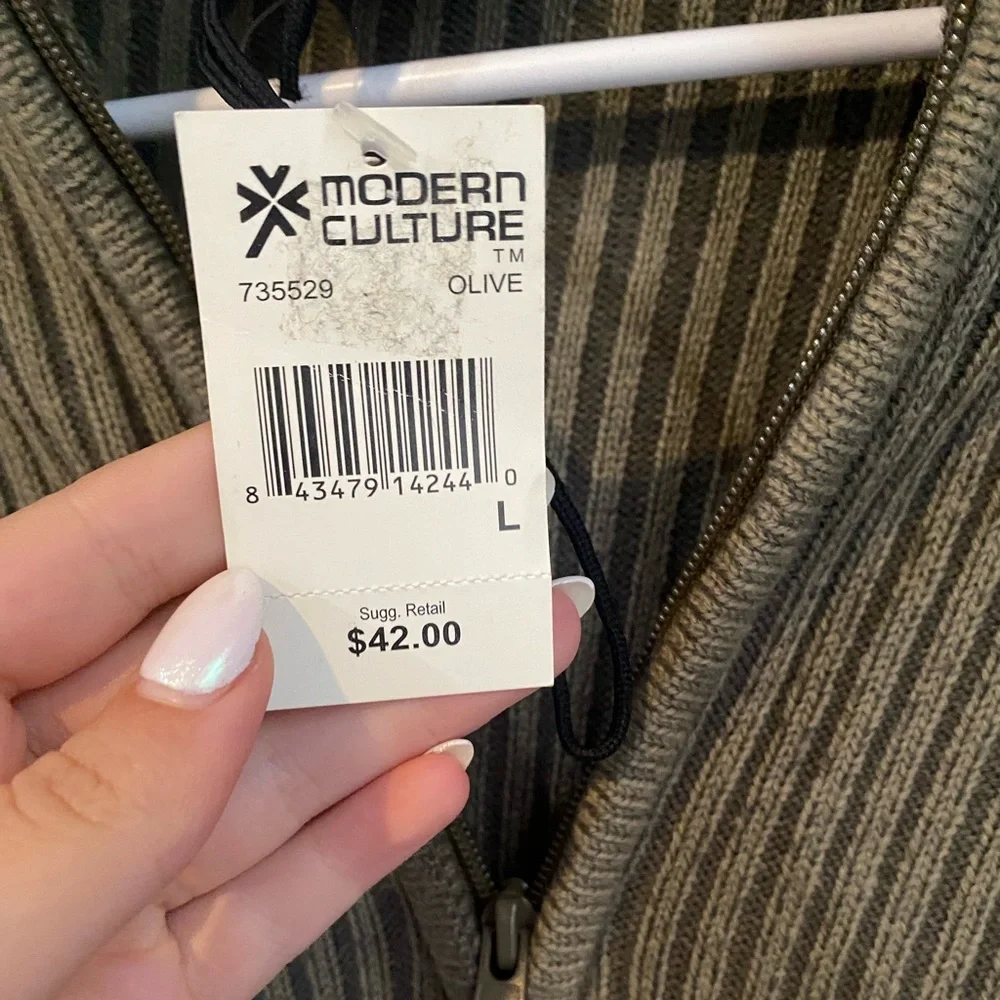 NWT Knit material zip up pullover